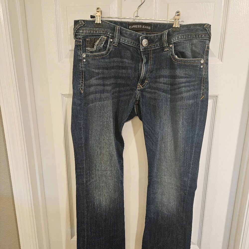 EXPRESS WOMEN'S JEANS SIZE 10L BARELY BOOTCUT LOW RISE